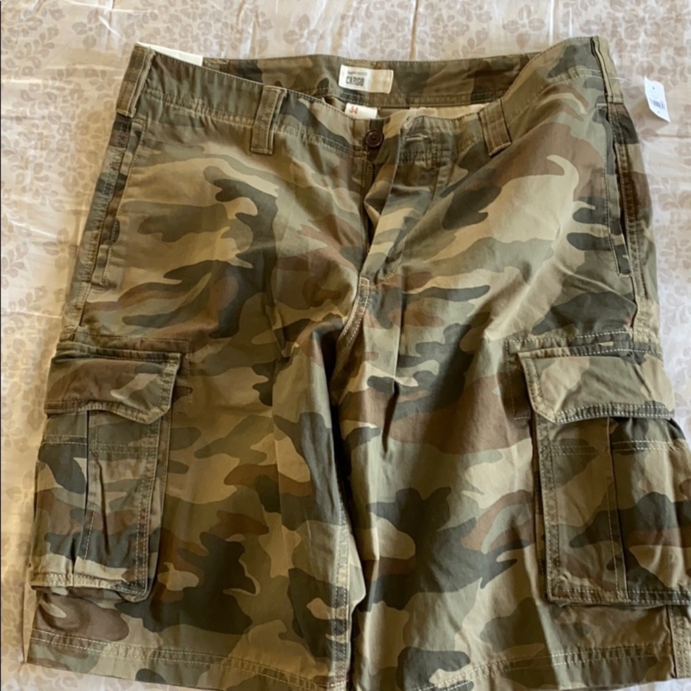 Gap Camo Cargo Shorts size 34